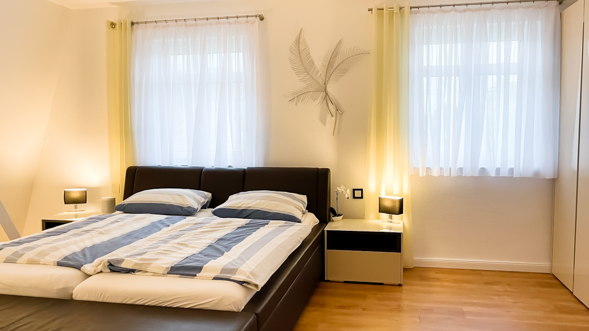 Schlafzimmer Gartenseite