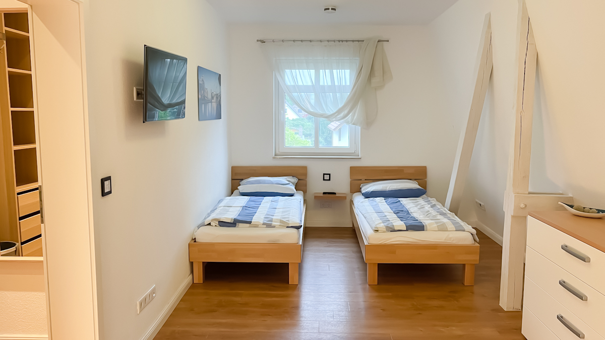 Schlafzimmer Gartenseite